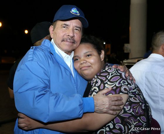 Presidente Daniel Ortega y vicepresidenta Rosario Murillo reciben la Antorcha de la Libertad y la Unidad Centroamericana