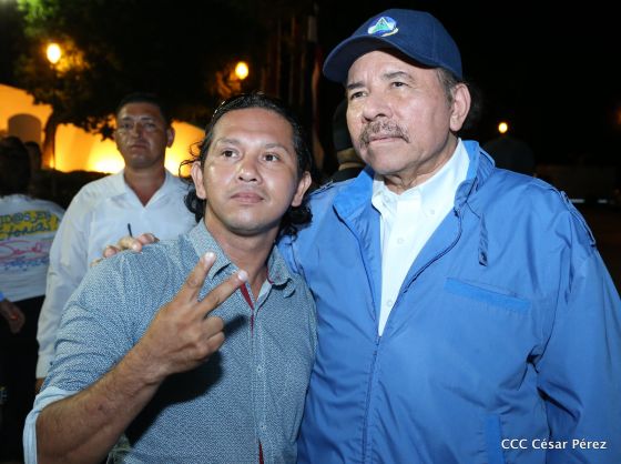 Presidente Daniel Ortega y vicepresidenta Rosario Murillo reciben la Antorcha de la Libertad y la Unidad Centroamericana