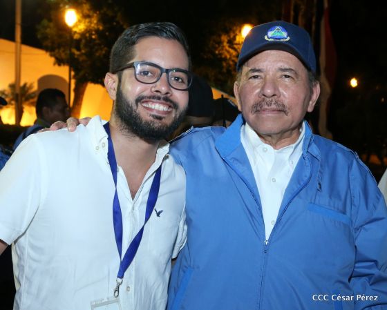 Presidente Daniel Ortega y vicepresidenta Rosario Murillo reciben la Antorcha de la Libertad y la Unidad Centroamericana