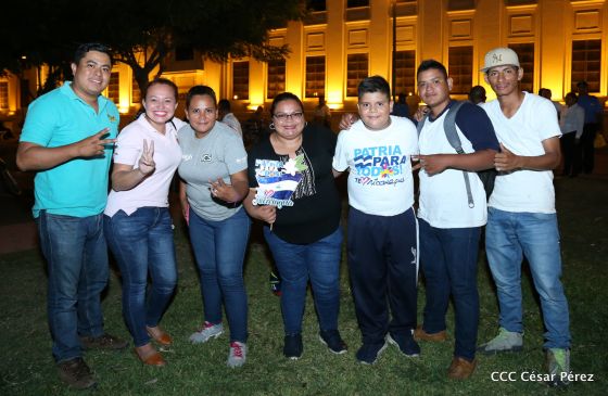 Presidente Daniel Ortega y vicepresidenta Rosario Murillo reciben la Antorcha de la Libertad y la Unidad Centroamericana