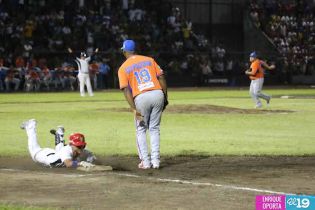 Gigantes a una victoria de la final