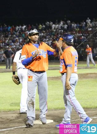 Gigantes a una victoria de la final