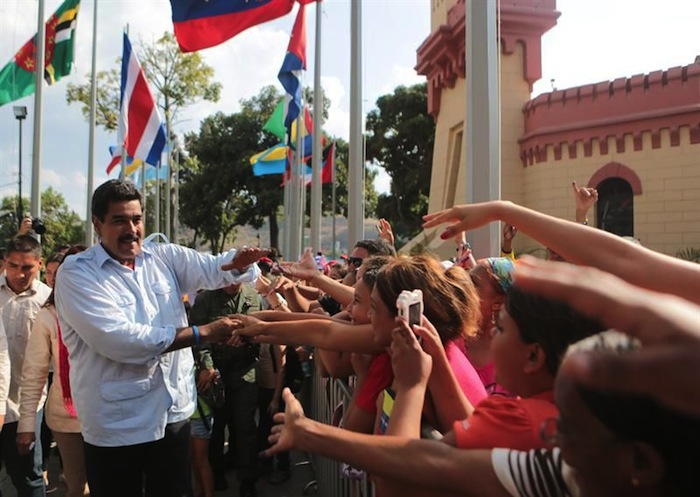 Nicolás Maduro ejerce su derecho al voto