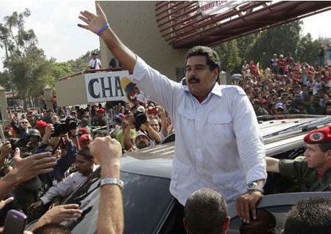 Nicolás Maduro ejerce su derecho al voto