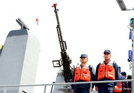  Ejército abandera buques logísticos para misiones en el Pacífico