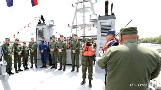  Ejército abandera buques logísticos para misiones en el Pacífico