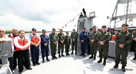 Ejército abandera buques logísticos para misiones en el Pacífico