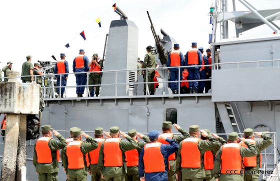  Ejército abandera buques logísticos para misiones en el Pacífico