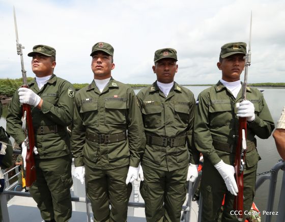  Ejército abandera buques logísticos para misiones en el Pacífico