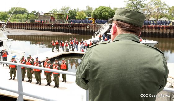  Ejército abandera buques logísticos para misiones en el Pacífico