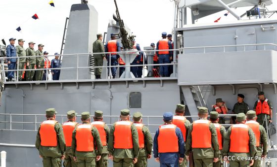  Ejército abandera buques logísticos para misiones en el Pacífico
