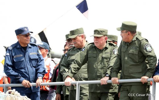  Ejército abandera buques logísticos para misiones en el Pacífico