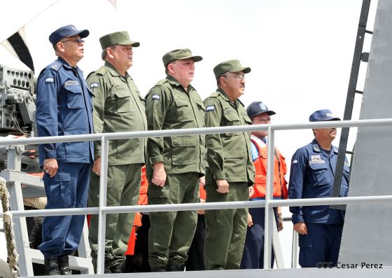  Ejército abandera buques logísticos para misiones en el Pacífico