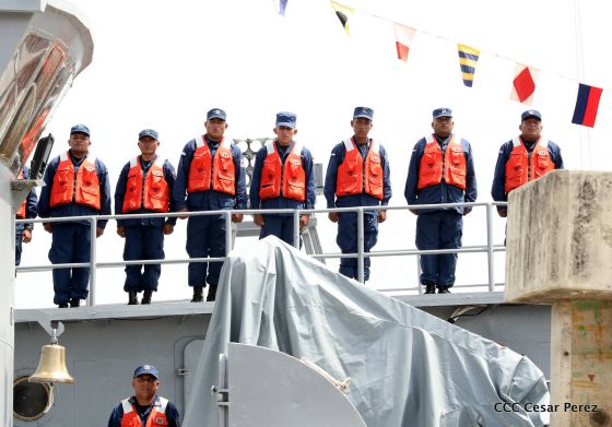  Ejército abandera buques logísticos para misiones en el Pacífico