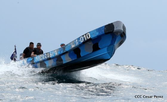  Ejército abandera buques logísticos para misiones en el Pacífico