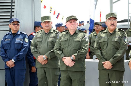  Ejército abandera buques logísticos para misiones en el Pacífico