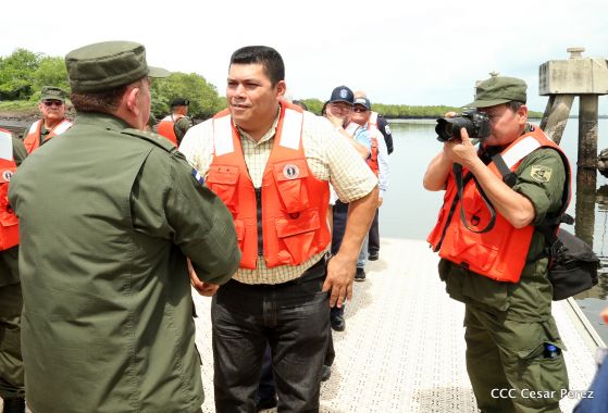 Ejército abandera buques logísticos para misiones en el Pacífico