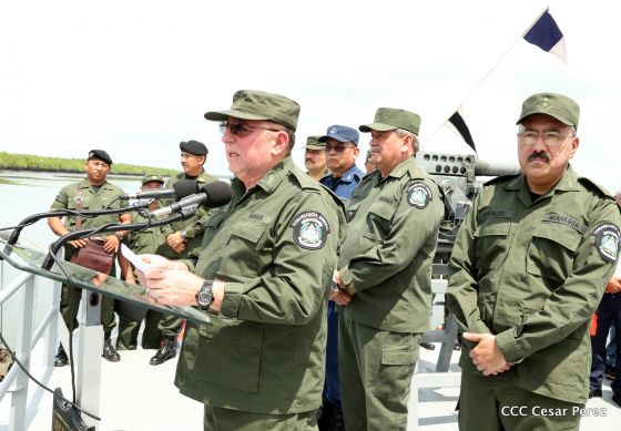  Ejército abandera buques logísticos para misiones en el Pacífico