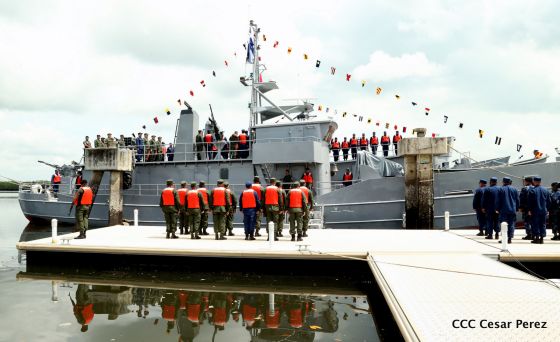  Ejército abandera buques logísticos para misiones en el Pacífico