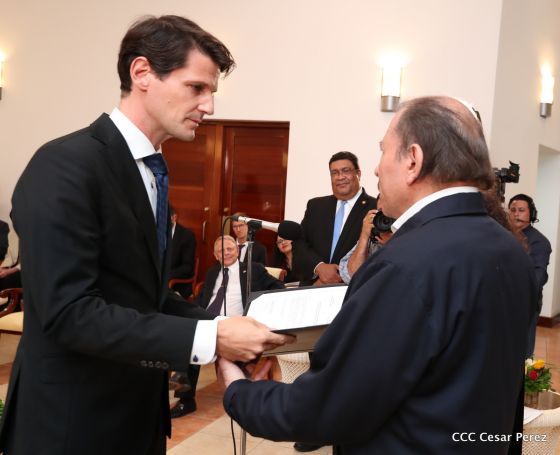 Presidente Daniel Ortega y vicepresidenta Rosario Murillo reciben cartas credenciales de 11 nuevos embajadores