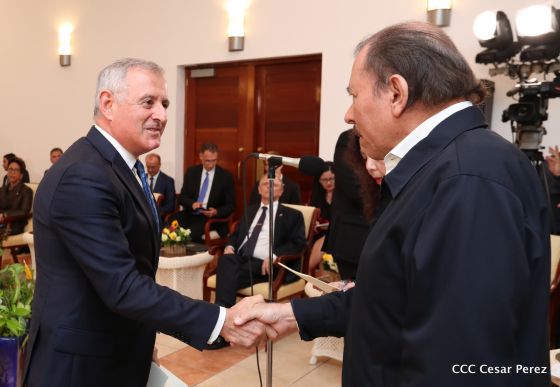 Presidente Daniel Ortega y vicepresidenta Rosario Murillo reciben cartas credenciales de 11 nuevos embajadores