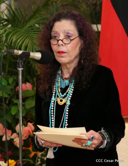 Presidente Daniel Ortega y vicepresidenta Rosario Murillo reciben cartas credenciales de 11 nuevos embajadores