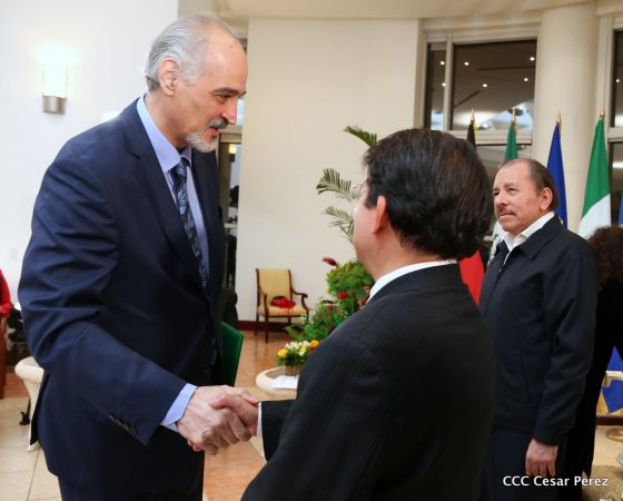 Presidente Daniel Ortega y vicepresidenta Rosario Murillo reciben cartas credenciales de 11 nuevos embajadores