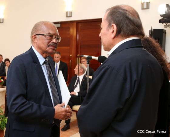 Presidente Daniel Ortega y vicepresidenta Rosario Murillo reciben cartas credenciales de 11 nuevos embajadores