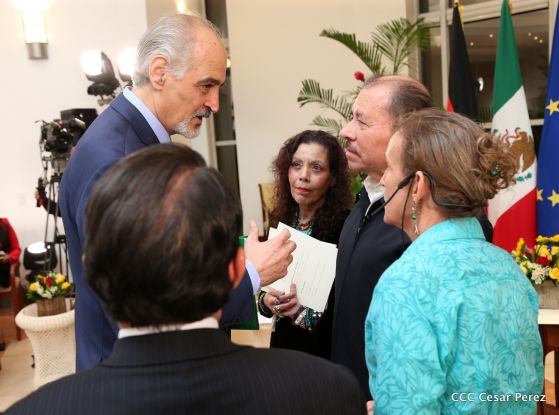 Presidente Daniel Ortega y vicepresidenta Rosario Murillo reciben cartas credenciales de 11 nuevos embajadores