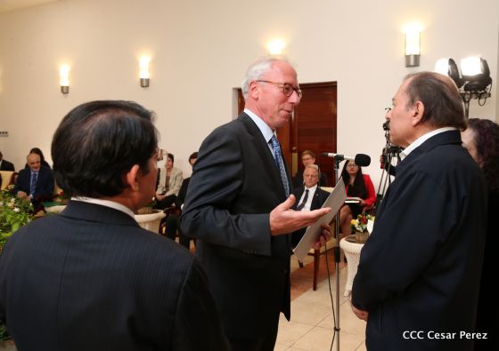 Presidente Daniel Ortega y vicepresidenta Rosario Murillo reciben cartas credenciales de 11 nuevos embajadores