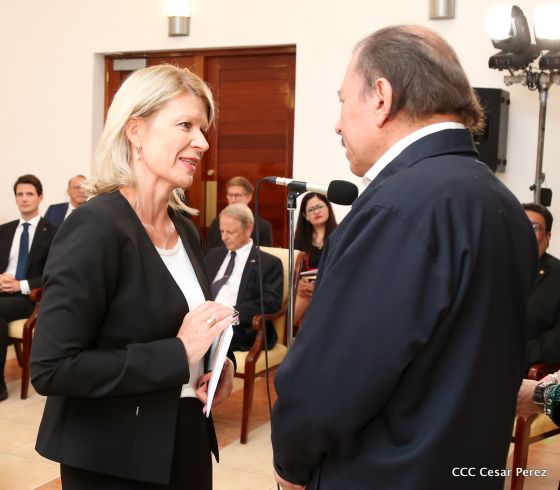 Presidente Daniel Ortega y vicepresidenta Rosario Murillo reciben cartas credenciales de 11 nuevos embajadores