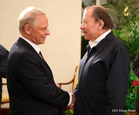 Presidente Daniel Ortega y vicepresidenta Rosario Murillo reciben cartas credenciales de 11 nuevos embajadores