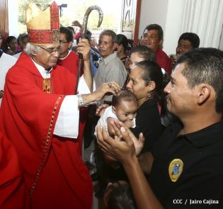 Tipitapeños celebran al Señor de Esquipulas en compañía del Cardenal Brenes