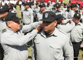 Ministerio de Gobernación realiza acto de ascenso en grados