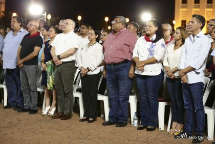 Presidente Daniel Ortega y vicepresidenta Rosario Murillo en homenaje al Padre de la Revolución Sandinista Carlos Fonseca