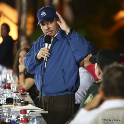 Presidente Daniel Ortega y vicepresidenta Rosario Murillo en homenaje al Padre de la Revolución Sandinista Carlos Fonseca