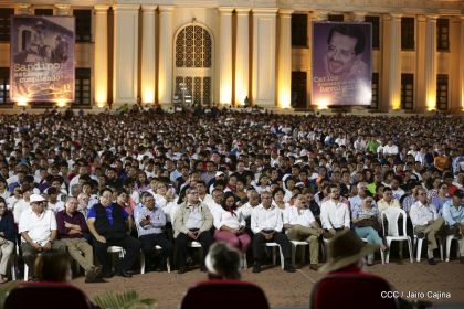 Presidente Daniel Ortega y vicepresidenta Rosario Murillo en homenaje al Padre de la Revolución Sandinista Carlos Fonseca