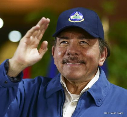 Presidente Daniel Ortega y vicepresidenta Rosario Murillo en homenaje al Padre de la Revolución Sandinista Carlos Fonseca