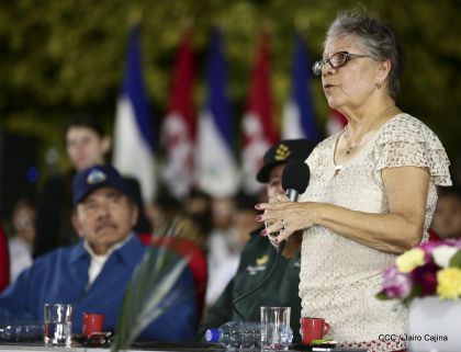 Presidente Daniel Ortega y vicepresidenta Rosario Murillo en homenaje al Padre de la Revolución Sandinista Carlos Fonseca