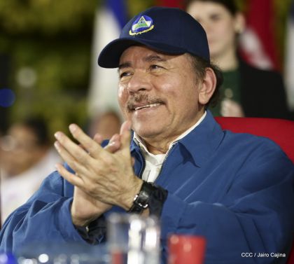 Presidente Daniel Ortega y vicepresidenta Rosario Murillo en homenaje al Padre de la Revolución Sandinista Carlos Fonseca