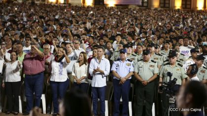 Presidente Daniel Ortega y vicepresidenta Rosario Murillo en homenaje al Padre de la Revolución Sandinista Carlos Fonseca