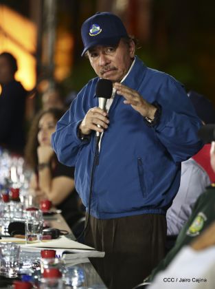 Presidente Daniel Ortega y vicepresidenta Rosario Murillo en homenaje al Padre de la Revolución Sandinista Carlos Fonseca