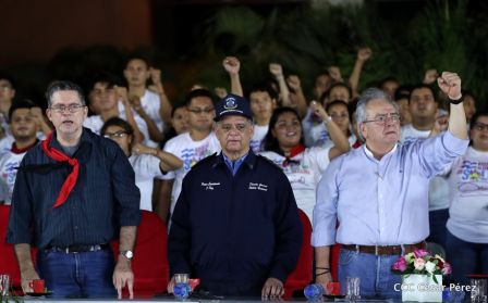 Presidente Daniel Ortega y vicepresidenta Rosario Murillo en homenaje al Padre de la Revolución Sandinista Carlos Fonseca