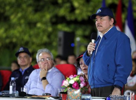 Presidente Daniel Ortega y vicepresidenta Rosario Murillo en homenaje al Padre de la Revolución Sandinista Carlos Fonseca