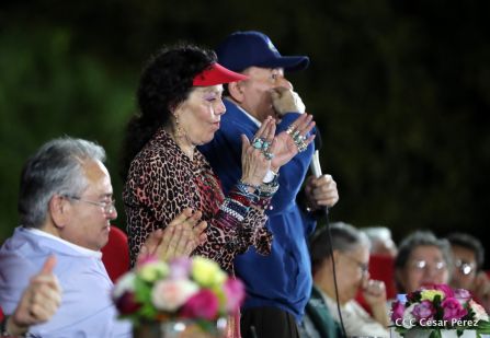Presidente Daniel Ortega y vicepresidenta Rosario Murillo en homenaje al Padre de la Revolución Sandinista Carlos Fonseca
