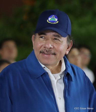 Presidente Daniel Ortega y vicepresidenta Rosario Murillo en homenaje al Padre de la Revolución Sandinista Carlos Fonseca