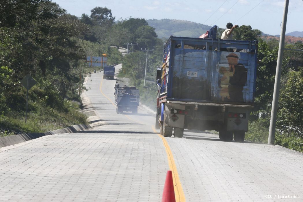 Gobierno Sandinista inaugura 10 kilómetros de carretera entre La Libertad – Santo Domingo en Chontales