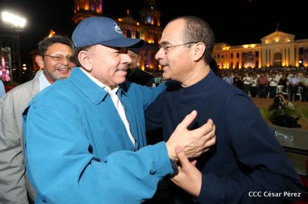 Presidente Daniel Ortega y vicepresidenta Rosario Murillo en homenaje al Padre de la Revolución Sandinista Carlos Fonseca