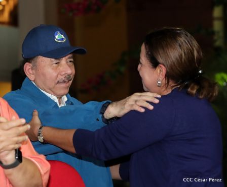 Presidente Daniel Ortega y vicepresidenta Rosario Murillo en homenaje al Padre de la Revolución Sandinista Carlos Fonseca