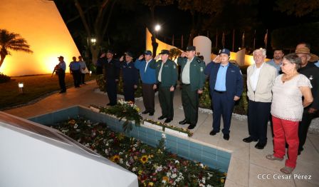 Presidente Daniel Ortega y vicepresidenta Rosario Murillo en homenaje al Padre de la Revolución Sandinista Carlos Fonseca